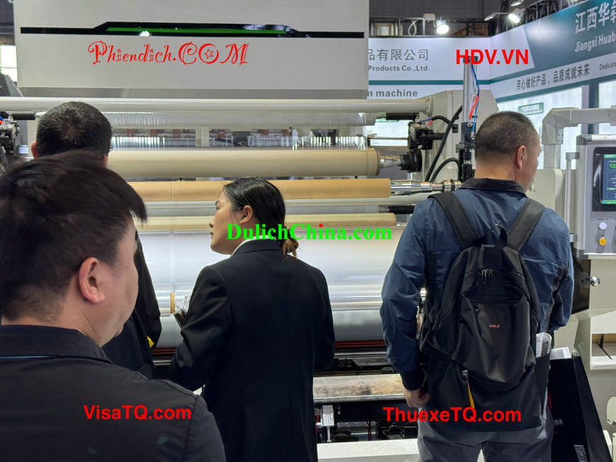 phien-dich-trien-lam-thuong-hai2028