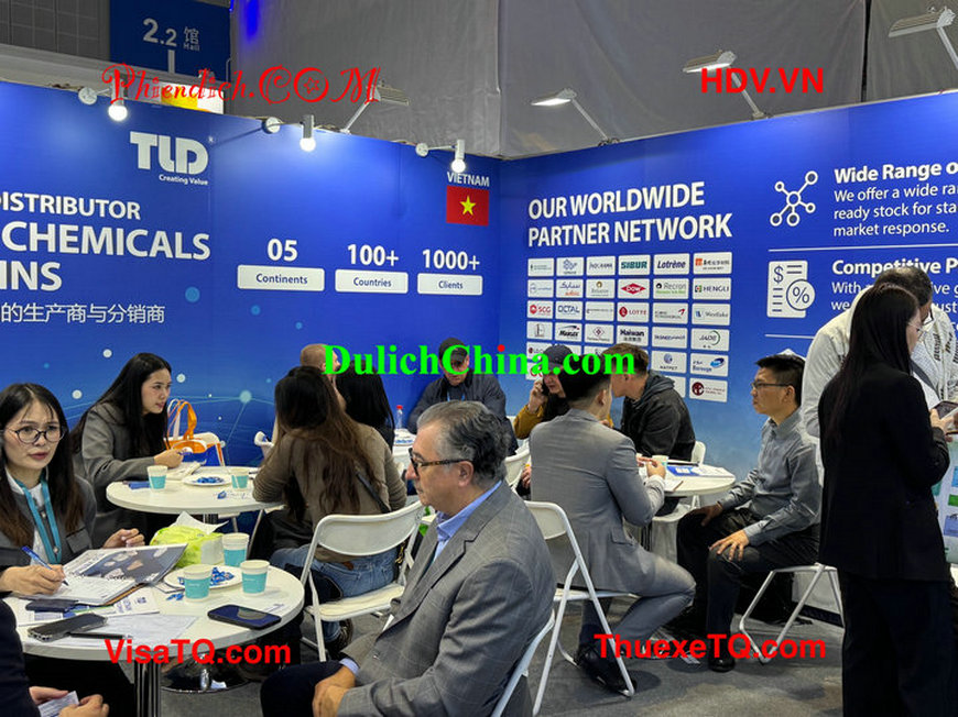 phien-dich-trien-lam-thuong-hai2030