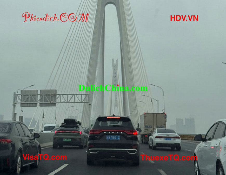 Dịch vụ thuê phiên dịch viên tiếng Trung đi thẩm định nhà máy tại Vũ Hán.