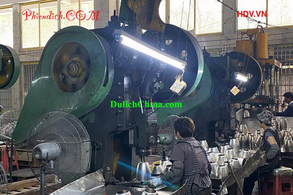 Thuê Phiên Dịch Viên Tiếng Trung Làm Việc Cùng Nhà Máy Trung Quốc - Nhanh Chóng, Hiệu Quả!