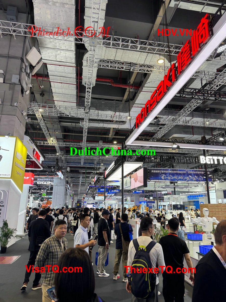 Thông dịch tiếng Trung-Việt hội chợ triển lãm Robot Shanghai.
