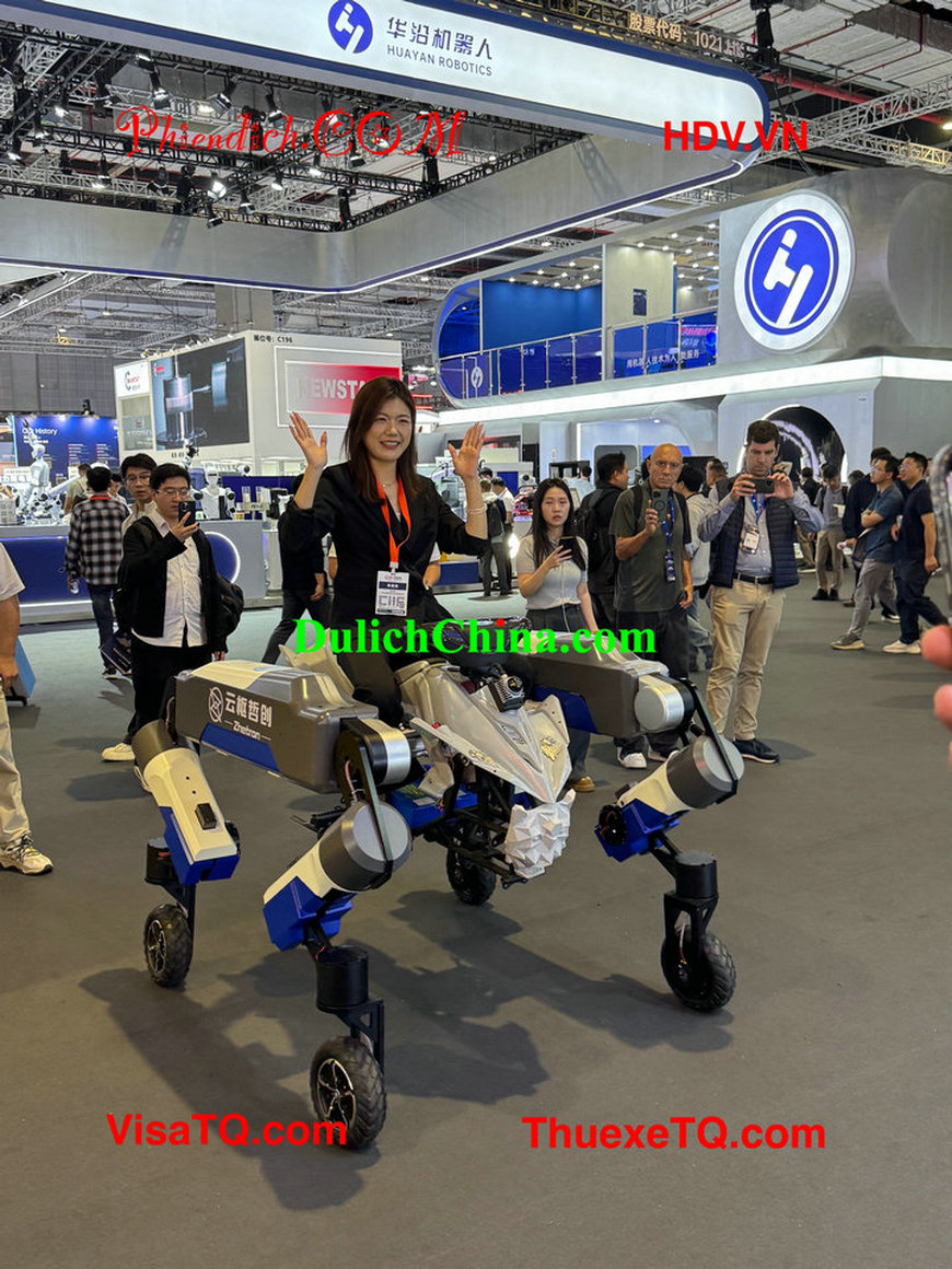 Thuê phiên dịch viên tháp tùng triển lãm Robot Thượng Hải.