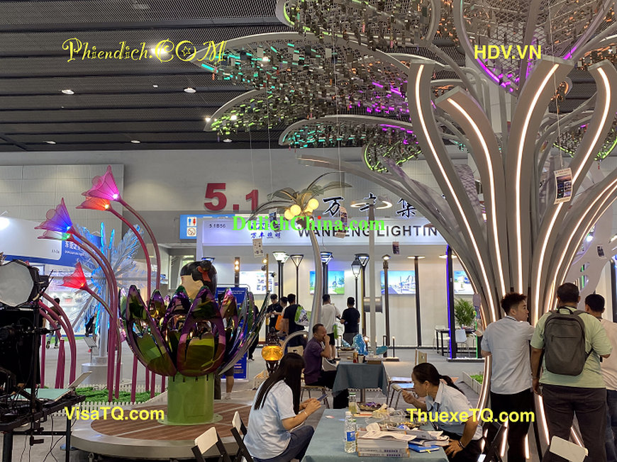 phien-dich-trien-lam-thuong-hai75